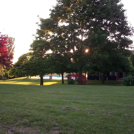 Le Pre Joli Guest house *